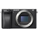 Sony a6300 + 16-50mm Kit + lisaaku