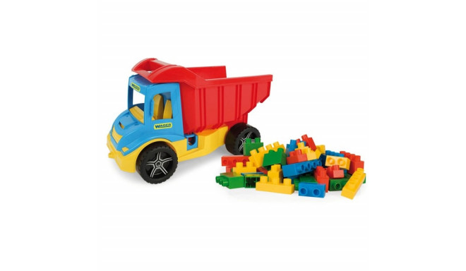 Multi Truck tip-lo rry with blocks