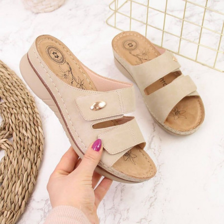 Velcro wedge slippers eVento W EVE224B beige (38)