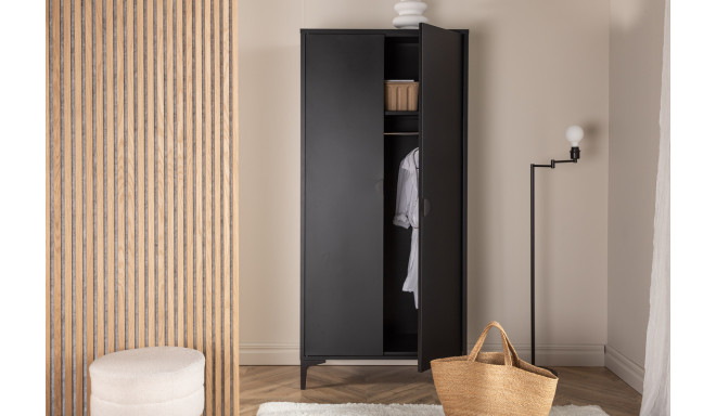 Riidekapp Piring, must