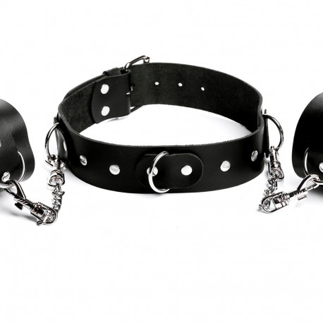 Temptation lai kaelarihm kettidega ühendatud käeraudadega