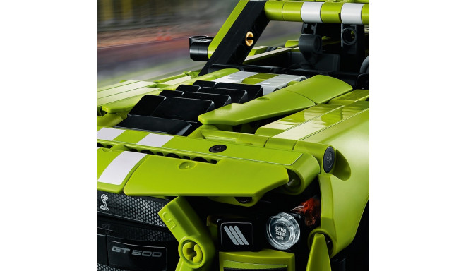"LEGO Technic Ford Mustang Shelby GT500 42138"