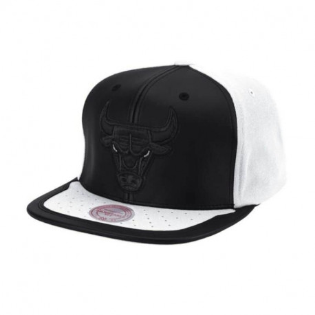 Mitchell & Ness NBA Chicago Bulls Day One Snapback Bulls Cap 6HSSMM19224-CBUWHBK (OSFM)