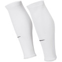 Rękawy na nogi Nike Strike SLV WC22 białe DH6621 100 S/M