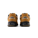 New Balance M M2002REI sports shoes (45,5)