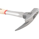 Roofing hammer with wooden handle 600 g.