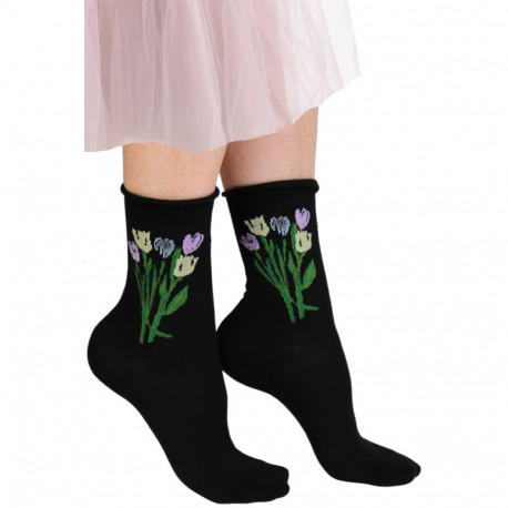SOKISAHTEL HILDA musta värvi lillelised sokid 444