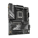 GIGABYTE B650 GAMING X AX V2 - Socket AM5 - motherboard