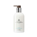 Лосьон для тела Molton Brown Coastal Cypress&Sea Fennel 300 ml