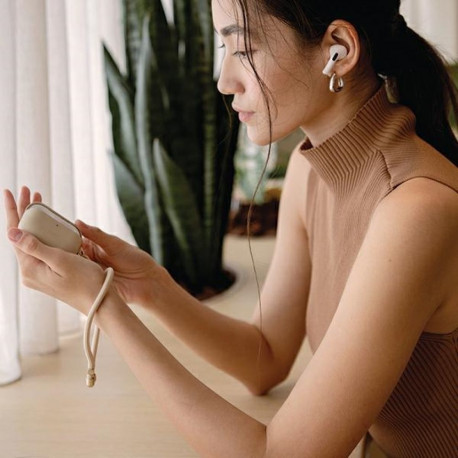 UNIQ Coehl Haven AirPods Pro 2(2022/2023) case cream