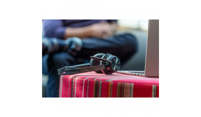 "HP Poly Voyager Focus 2 USB-A with charge stand Headset (213727-01)"