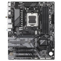 Gigabyte B650 UD AX                   (B650,AM5,ATX,DDR5)