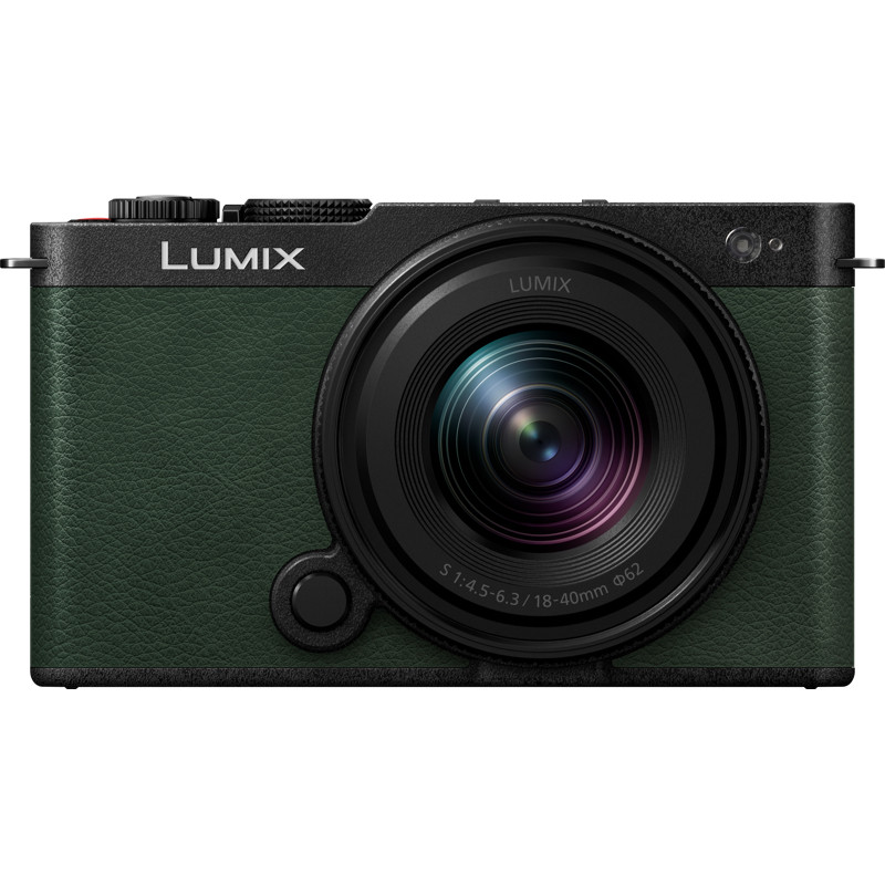 Panasonic Lumix DC-S9 + 18-40mm, dark olive