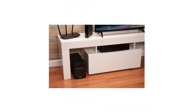 APC Easy UPS BVX Series BVX1600LI-GR katkematu toiteallikas AC 220-240V 900Watt 1600VA 7Ah 4 väljund