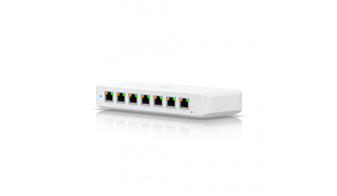 PoE Switch: 7x GbE PoE+,1x GbE PoE++, kuni 60W pordi kohta, kokku kuni 202W, 210W toiteplokiga