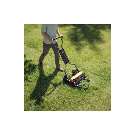 Fiskars StaySharp Max manual reel mower 46 cm