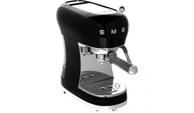 SMEG ECF02BLEU espressomasin must