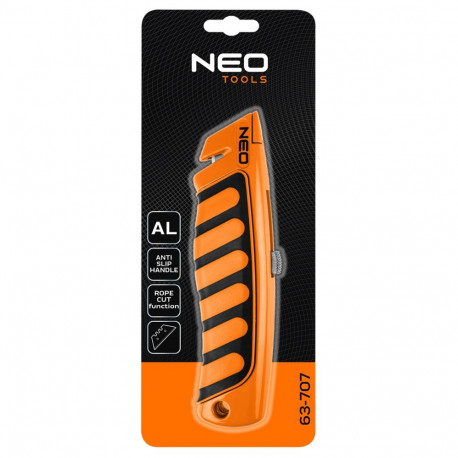 Nóż z ostrzem trapezowym, metalowy korpus