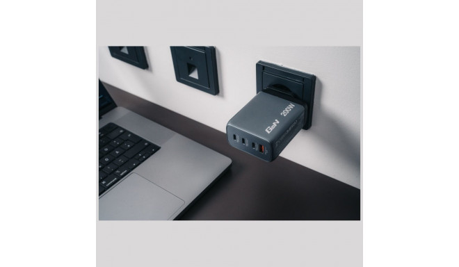 Verbatim GaN 200W seinalaadija 3xUSB-C/USB-A + EU/UK/US adapter GNC-200 32204
