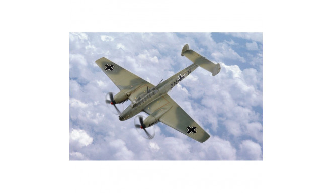 Model plastikust Messerschmitt Bf110 hävitaja