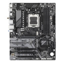 GIGABYTE B650 UD AX Motherboard - AMD Ryzen 9000 Series CPUs, 6+2+2 Phases VRM, up to 7600MHz DDR5 (
