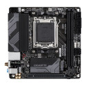 Gigabyte B650I AX 1.0 Protsessoripere AMD Protsessori pesa AM5 DDR5 DIMM Toetatud kõvaketta liidesed