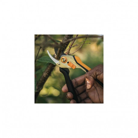 Fiskars Solid P331 pruning shears Bypass Black, Orange