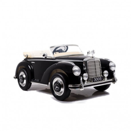 Auto akuga Mercedes 300S must lakitud