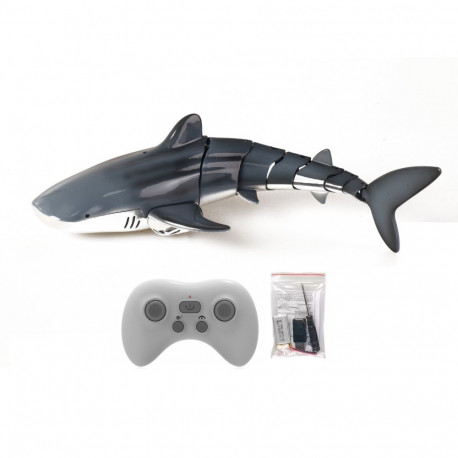 Puldiga juhitav vees ujuv vaal