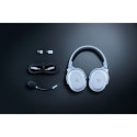 Razer Barracuda X Chroma juhtmevaba must valge USB Type-C Bluetooth mänguri peakomplekt peavõruga