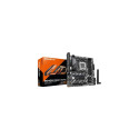GIGABYTE B840M DS3H WIFI6 Motherboard - AMD Ryzen 9000 CPUs, 8+2+2 Phases VRM, up to 8200MHz DDR5, 2