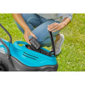 GARDENA Cordless Lawnmower PowerMax 30/18V P4A Ready-To-Use Set, 18V (black/turquoise, Li-Ion batter