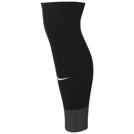 Rękawy piłkarskie Nike Matchfit Slevee Team/Strike SLV WC22 Team czarne CU6419 010/FQ8282 010 L/XL