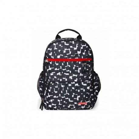 The Skip Hop Duo Signature Diaper Backpack in Black is a versatile