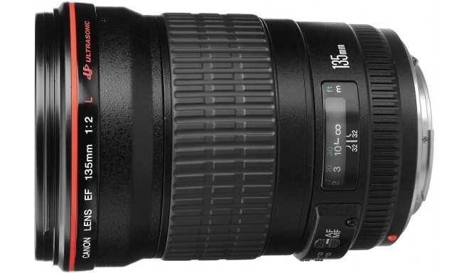 Canon EF 135mm f/2.0L USM objektiiv