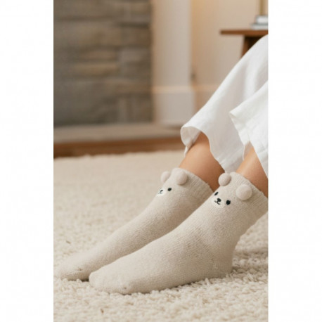 SOKISAHTEL STELLA kreemjasvalged pehmed karuga sokid 444