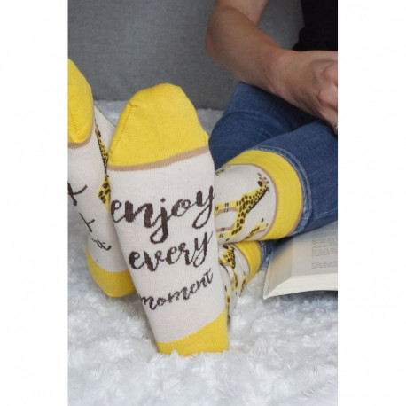 SOKISAHTEL MOMENT kaelkirjakutega kollased puuvillased sokid 444, 446