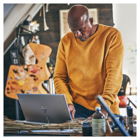 HP ZBook Studio 16 G11 u7-155H 32/1TBSSD RTX4070 WUXGA W11P 12 kuud