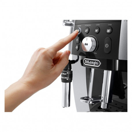 "DeLonghi Kaffeemaschine Magnifica S Smart *silber/schwarz*"