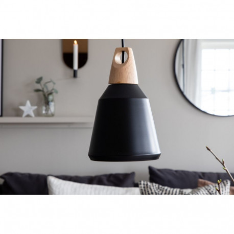 Rippvalgusti NAO, must