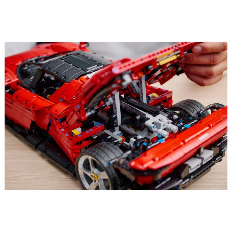 "LEGO Technic Ferrari Daytona SP3 42143"