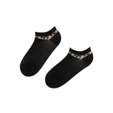 SOKISAHTEL FREYA musta värvi madalad beeži äärega sokid 444