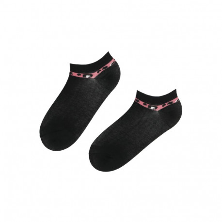 SOKISAHTEL FREYA musta värvi madalad roosa äärega sokid 444