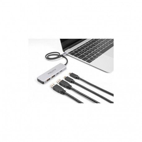 USB 10 Gbps USB Type-C™-jaotur 2 × USB Type-A ja 2 × USB Type-C™-ga, 35cm ühenduskaabliga