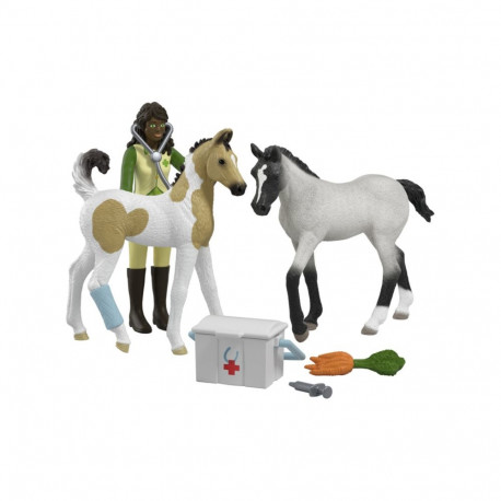 Schleich Horse Club Sarah's First Aid Kit, Toy Figure