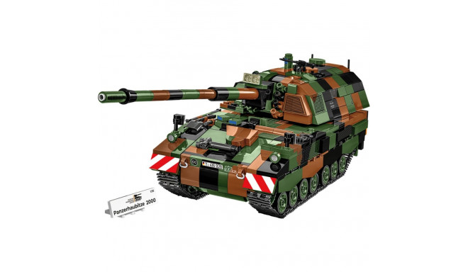 iseliikurhaubits 2000 mõõtkavas 1:35