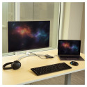 "D StarTech USB-C MULTIPORT ADAPTER W/ SD"