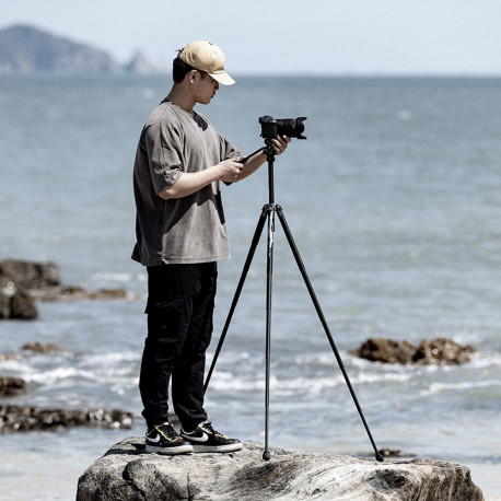 Tripod - Ulanzi F38 Quick Release Carbon Fibre Tripod 10kg 44-156cm