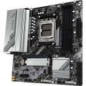 GIGABYTE B650M GAMING PLUS WIFI (black/silver) - Socket AM5