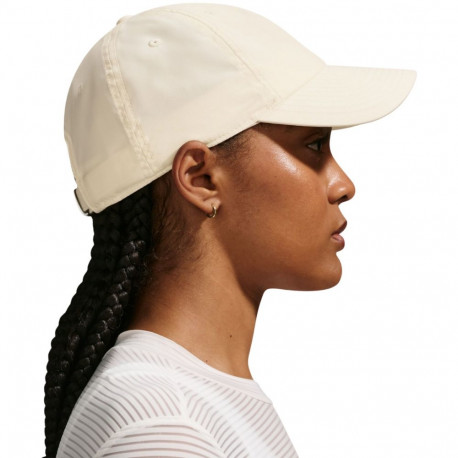 Czapka z daszkiem Nike Dri-FIT Club kremowa FB5372 115 S/M